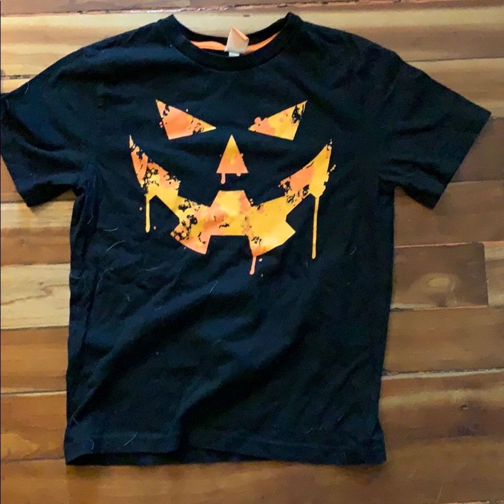 NWOT 🎃 HALLOWEEN 👻 T-SHIRT